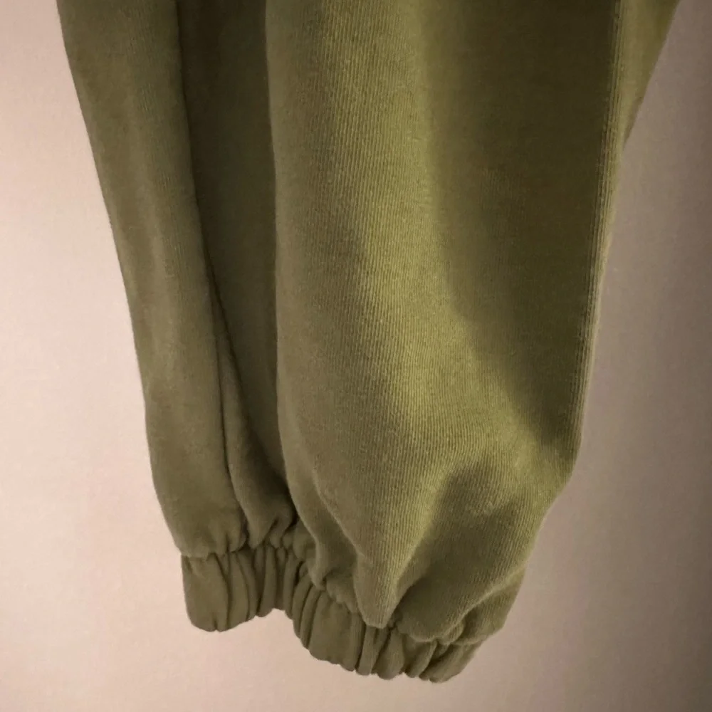 🌷Sweatpants🌷 - Picture 2 of 2